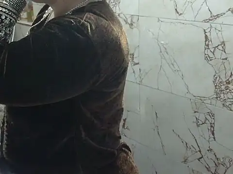 Housewife12 online show from 02/15/26, 07:27