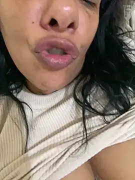 briannaa557 online show from 01/12/25, 11:28