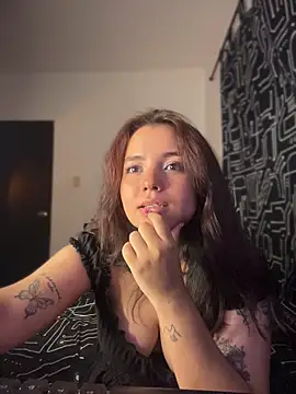 Snapshot of Ema_kraus chatting on 06/26/26, 01:32 Ema kraus online show from 06/26/26, 01:32
