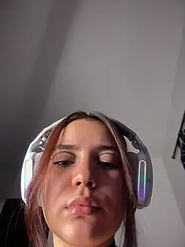 Snapshot of Ema_kraus chatting on 07/10/26, 01:10 Ema kraus online show from 07/10/26, 01:10