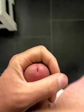 mikiss789 online show from 10/15/25, 04:01