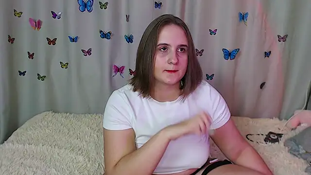 Snapshot of Phantommira chatting on 01/07/25, 09:46 Phantommira online show from 01/07/25, 09:46