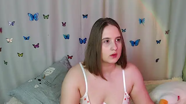 Snapshot of Phantommira chatting on 02/13/25, 12:35 Phantommira online show from 02/13/25, 12:35