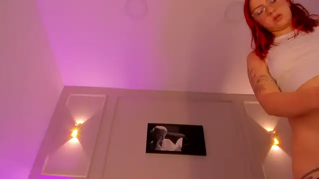 anniemartinezz online show from 09/15/25, 12:27