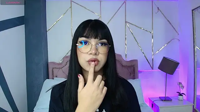 Snapshot of RoseCassie chatting on 01/17/25, 01:24 RoseCassie online show from 01/17/25, 01:24