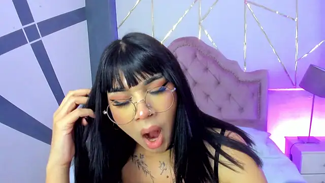 Snapshot of RoseCassie chatting on 01/20/25, 06:53 RoseCassie online show from 01/20/25, 06:53