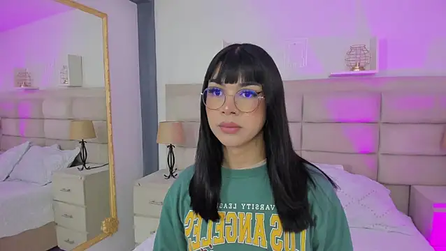 Snapshot of RoseCassie chatting on 02/09/25, 12:52 RoseCassie online show from 02/09/25, 12:52