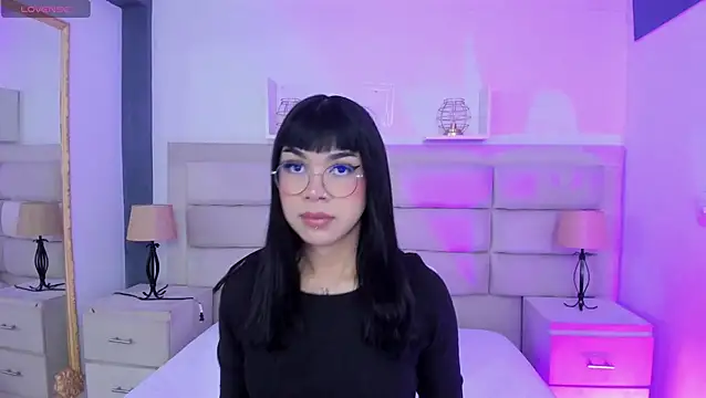Snapshot of RoseCassie chatting on 02/13/25, 12:32 RoseCassie online show from 02/13/25, 12:32