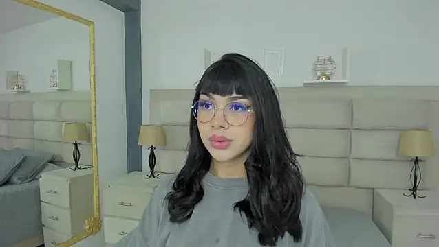 Snapshot of RoseCassie chatting on 02/14/25, 12:57 RoseCassie online show from 02/14/25, 12:57