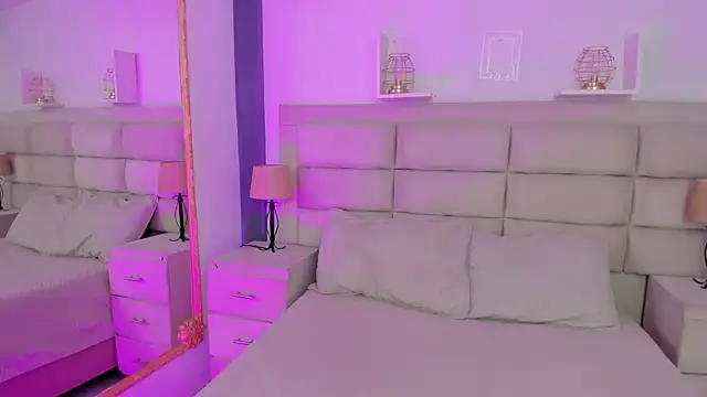 Snapshot of RoseCassie chatting on 02/19/25, 12:55 RoseCassie online show from 02/19/25, 12:55