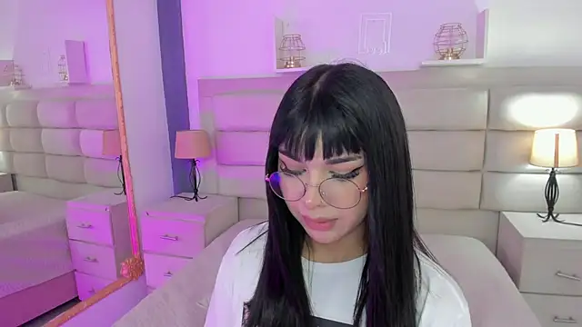 Snapshot of RoseCassie chatting on 02/19/25, 04:00 RoseCassie online show from 02/19/25, 04:00