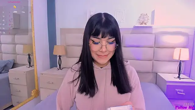 Snapshot of RoseCassie chatting on 03/01/25, 02:02 RoseCassie online show from 03/01/25, 02:02