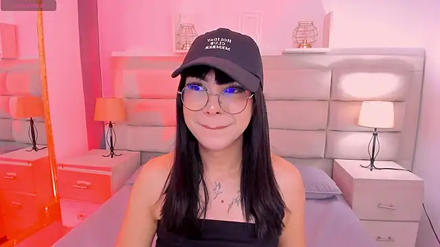 Snapshot of RoseCassie chatting on 03/02/25, 12:54 RoseCassie online show from 03/02/25, 12:54