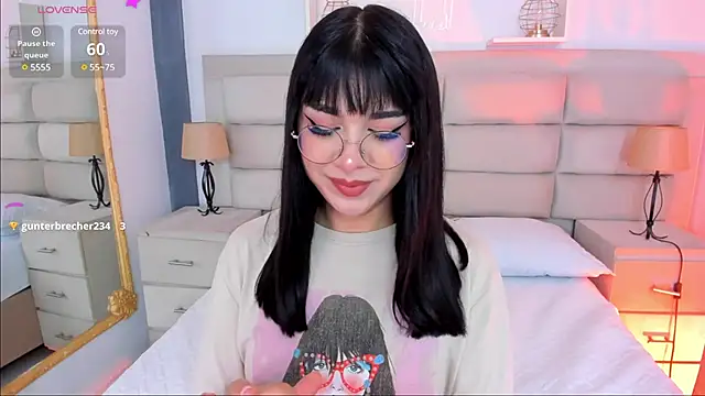 Snapshot of RoseCassie chatting on 03/09/25, 01:48 RoseCassie online show from 03/09/25, 01:48