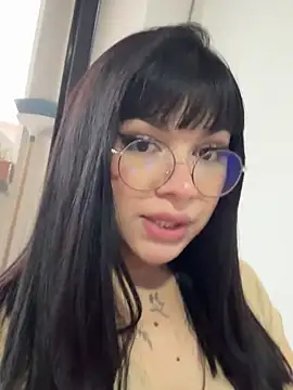 Snapshot of RoseCassie chatting on 03/11/25, 08:53 RoseCassie online show from 03/11/25, 08:53