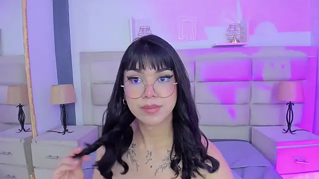 Snapshot of RoseCassie chatting on 03/12/25, 04:35 RoseCassie online show from 03/12/25, 04:35