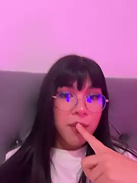 Snapshot of RoseCassie chatting on 03/13/25, 10:32 RoseCassie online show from 03/13/25, 10:32