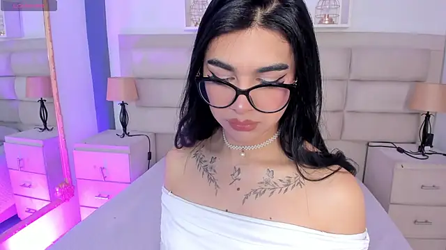 Snapshot of RoseCassie chatting on 10/03/25, 01:30 RoseCassie online show from 10/03/25, 01:30