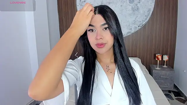 RoseCassie online show from 04/18/26, 01:59