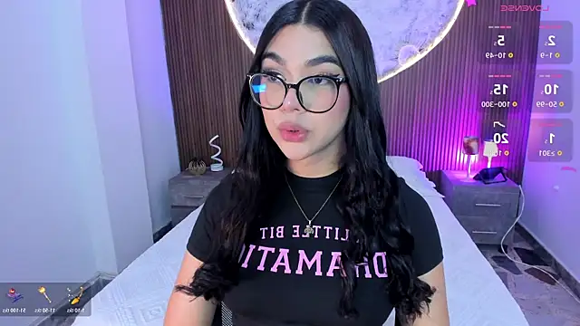 Snapshot of RoseCassie chatting on 05/19/26, 12:44 RoseCassie online show from 05/19/26, 12:44