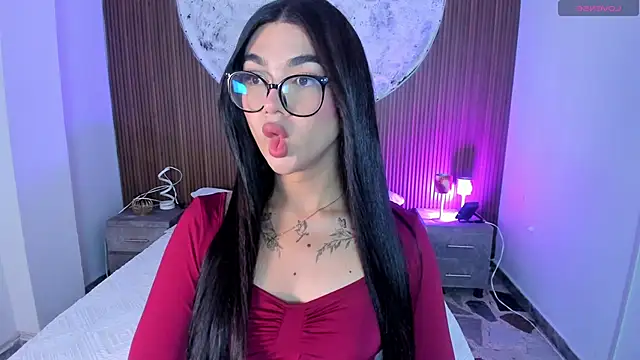 Snapshot of RoseCassie chatting on 05/20/26, 01:06 RoseCassie online show from 05/20/26, 01:06