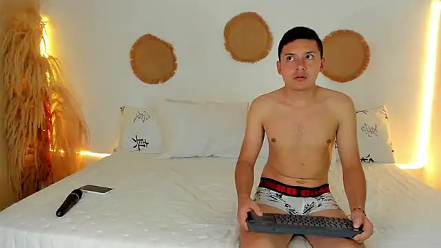 TifannyRossiii online show from 02/11/26, 01:54