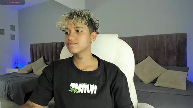 Snapshot of Dominick_jones chatting on 01/20/25, 08:07 Dominick jones online show from 01/20/25, 08:07