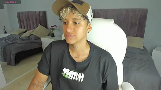 Snapshot of Dominick_jones chatting on 01/23/25, 10:54 Dominick jones online show from 01/23/25, 10:54