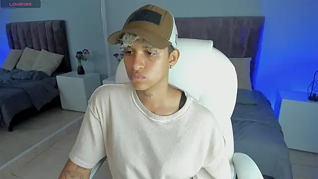 Snapshot of Dominick_jones chatting on 01/24/25, 10:51 Dominick jones online show from 01/24/25, 10:51