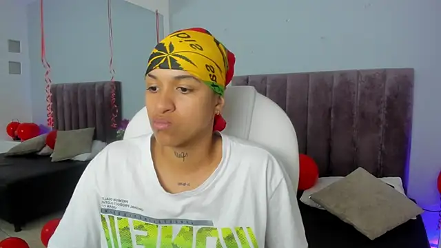 Snapshot of Dominick_jones chatting on 02/15/25, 09:37 Dominick jones online show from 02/15/25, 09:37