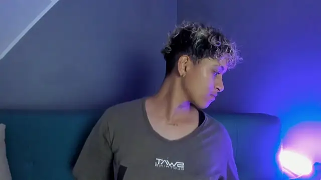 Snapshot of Dominick_jones chatting on 02/28/25, 10:50 Dominick jones online show from 02/28/25, 10:50