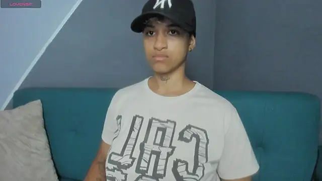 Snapshot of Dominick_jones chatting on 03/05/25, 10:21 Dominick jones online show from 03/05/25, 10:21