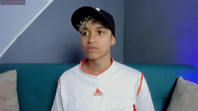 Snapshot of Dominick_jones chatting on 03/07/25, 07:38 Dominick jones online show from 03/07/25, 07:38