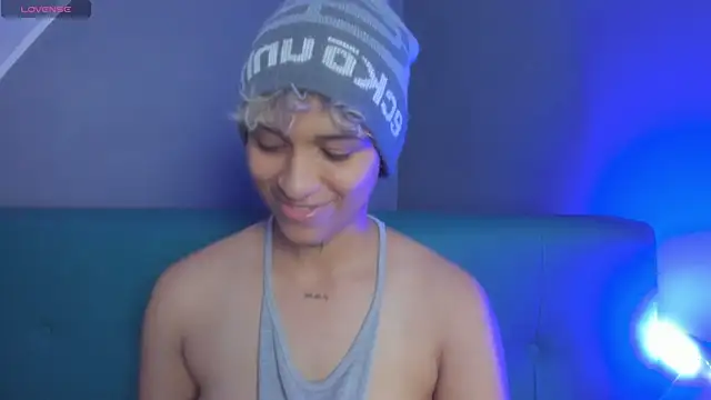 Snapshot of Dominick_jones chatting on 03/09/25, 01:25 Dominick jones online show from 03/09/25, 01:25