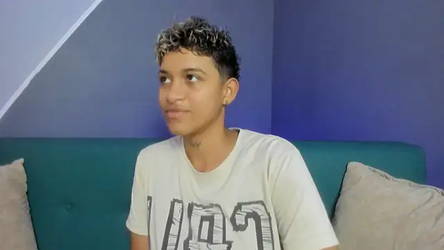 Snapshot of Dominick_jones chatting on 03/22/25, 07:31 Dominick jones online show from 03/22/25, 07:31