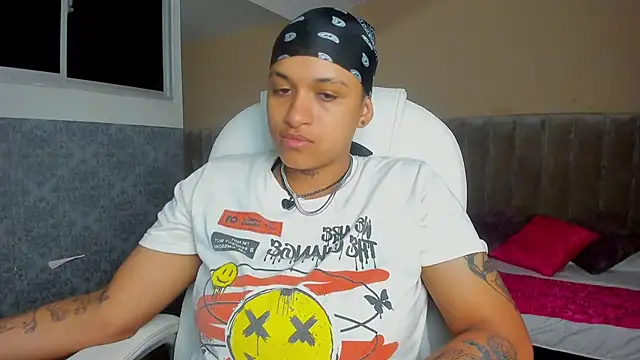 Snapshot of Dominick_jones chatting on 09/09/25, 04:45 Dominick jones online show from 09/09/25, 04:45