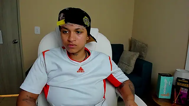 Snapshot of Dominick_jones chatting on 09/10/25, 06:08 Dominick jones online show from 09/10/25, 06:08