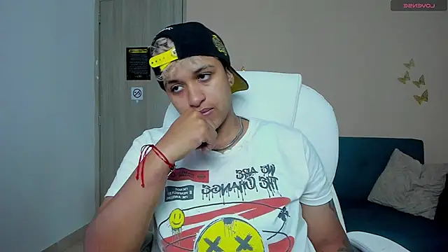 Snapshot of Dominick_jones chatting on 09/22/25, 10:23 Dominick jones online show from 09/22/25, 10:23