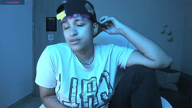 Snapshot of Dominick_jones chatting on 09/26/25, 04:27 Dominick jones online show from 09/26/25, 04:27