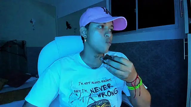 Snapshot of Dominick_jones chatting on 10/14/25, 04:57 Dominick jones online show from 10/14/25, 04:57