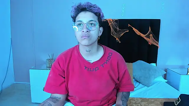 Snapshot of Dominick_jones chatting on 10/16/25, 06:25 Dominick jones online show from 10/16/25, 06:25