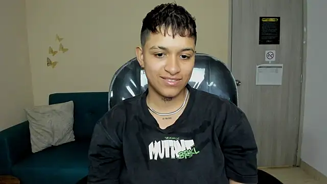 Snapshot of Dominick_jones chatting on 11/05/25, 07:47 Dominick jones online show from 11/05/25, 07:47