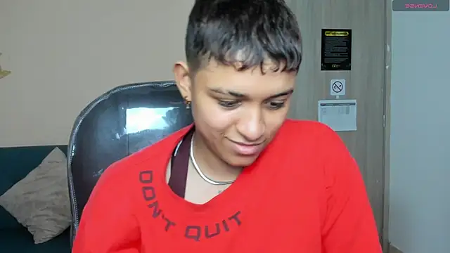 Snapshot of Dominick_jones chatting on 11/07/25, 04:07 Dominick jones online show from 11/07/25, 04:07