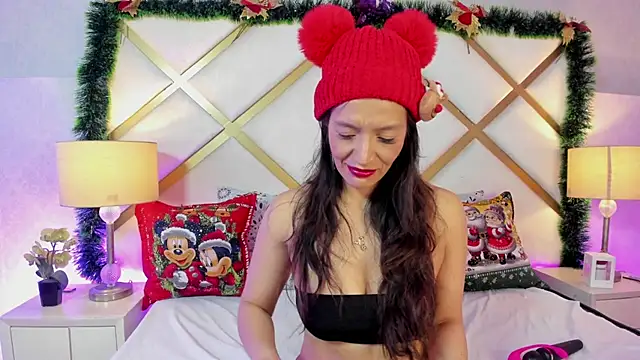 Snapshot of AmyRox_ chatting on 12/17/25, 11:49 AmyRox online show from 12/17/25, 11:49