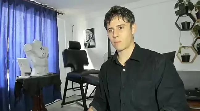 Antonello Vannucci online show from 03/05/25, 10:21