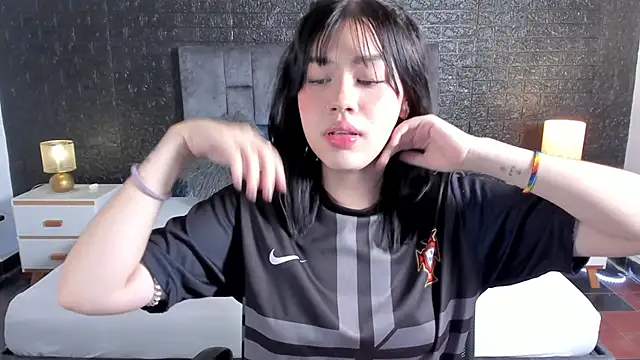 Lily Woodz online show from 03/18/25, 06:37