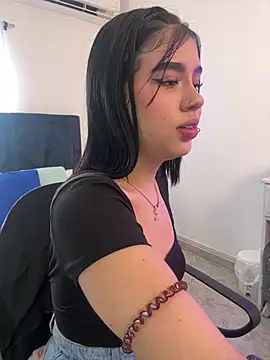 Lily Woodz online show from 01/18/26, 02:43