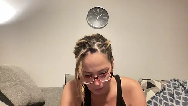 Snapshot of skarfos1babe69 chatting on 12/29/24, 06:24 skarfos1babe69 online show from 12/29/24, 06:24