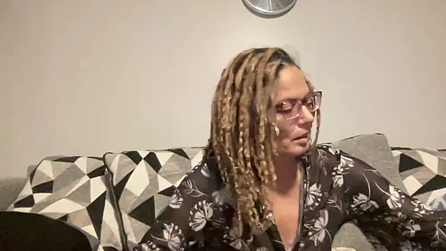 Snapshot of skarfos1babe69 chatting on 12/30/24, 01:26 skarfos1babe69 online show from 12/30/24, 01:26