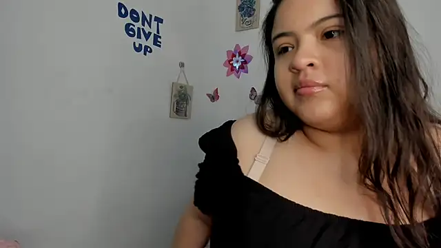Snapshot of lizzie_c chatting on 07/17/26, 03:02 lizzie c online show from 07/17/26, 03:02